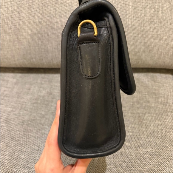 Vintage COACH Court Turn lock Crossbody Bag - Model 9870 in Black - Picture 4 of 11